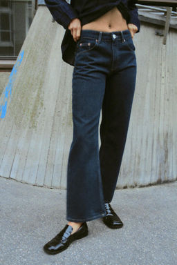 TRF BALLOON CURVED LEG MID-WAIST JEANS - Zara фото 3