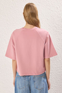 Pembe Relaxed/Rahat Kal?p Crop Orme T-Shirt TWOSS25TS00017