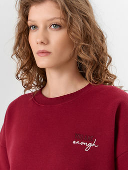 Свитшот женский бордовый с надписью You are enough - Mark formelle фото 4