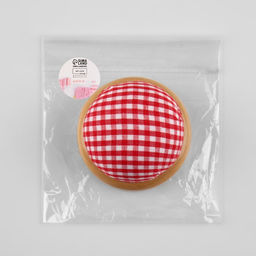 Цена за 3 шт. Игольница «Круг», на деревянной подложке, d=7 см, красная, белая