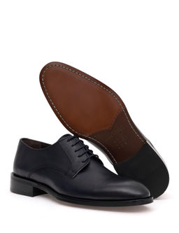 Темно -синие ботинки