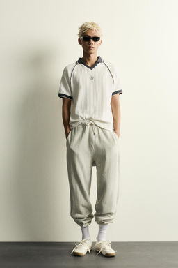 POLO CONTRASTE JACQUARD F?TBOL RETRO / Beige claro
