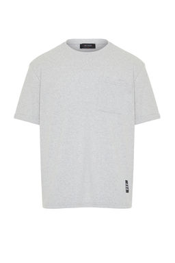 TRENDYOL MAN Siyah Oversize/Genis Kesim K?sa Kol Cepli Etiket Detayl? T-Shirt TMNSS23TS00077 - Trendyolmilla фото 35