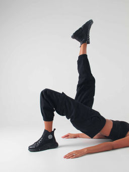 Ботинки 213.ariyabl. black/Байка