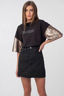 Футболка оверсайз с золотыми пайетками