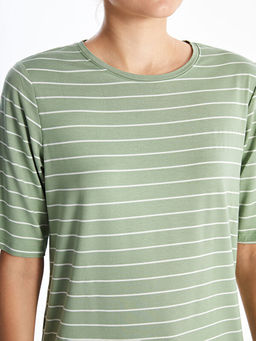 Bisiklet Yaka ?izgili K?sa Kollu Kad?n Ti??rt