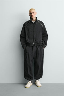 Куртка CHAQUETA Tecnica Contrastes черная