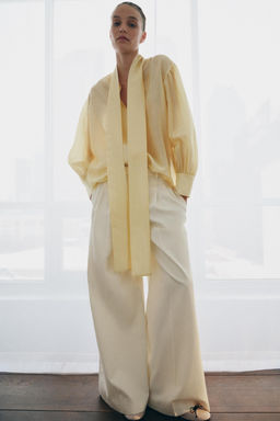 CAMISA SATINADA LAZADAS ZW COLLECTION / Amarillo