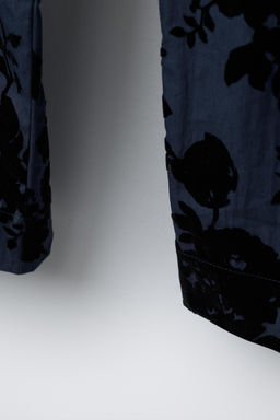 STRAIGHT-LEG TROUSERS WITH FLOCK FLORAL PRINT - Zara фото 4