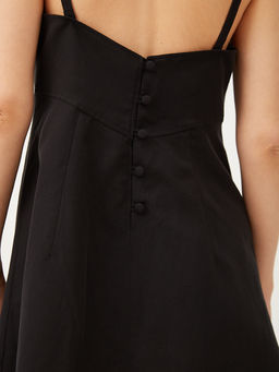 Платье мини на тонких бретелях с пуговицами по спинке - TO BE ONE фото 5