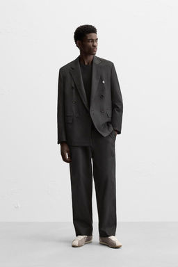 DOUBLE-BREASTED SUIT BLAZER