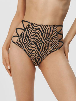 10204120023 Трусы стринги с высокой талией жен. Eilen черный принт