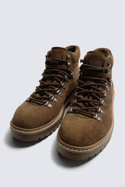 CHUNKY LEATHER BOOTS