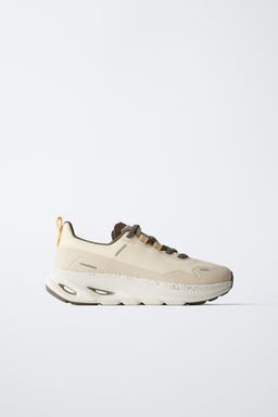TRAINERS WITH SOLE DETAIL