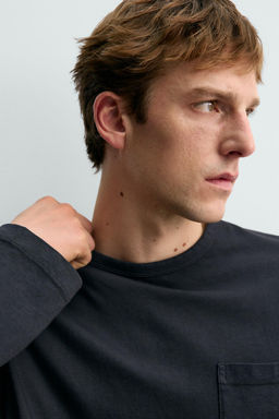 CAMISETA MANGA LARGA BOLSILLO AARON LEVINE X ZARA / Marino фото 6