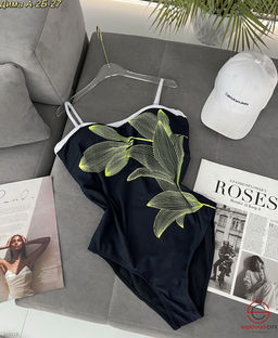 Купальник женский слитный