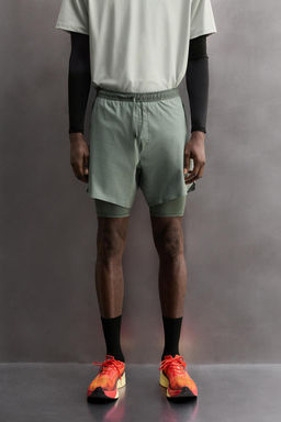 PANTALONES CORTOS ENTRENAMIENTO 2 EN 1 B?SICOS / verde lavado