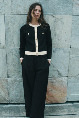 KNIT CARDIGAN WITH GOLDEN BUTTONS