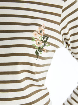 Bisiklet Yaka ?izgili Uzun Kollu Kad?n Ti??rt