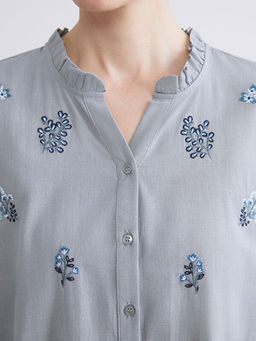 Ka??k Yaka ?i?ekli Kad?n G?mlek