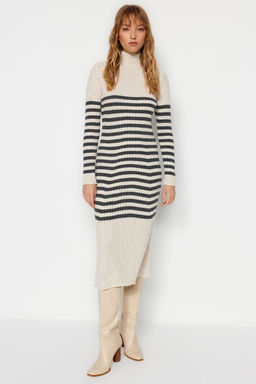 Tas Maxi Triko Cizgili Elbise TWOAW24EL00091