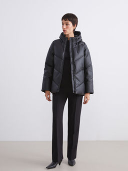 Kap??onlu Kad?n Deri G?r?n?ml? Mont