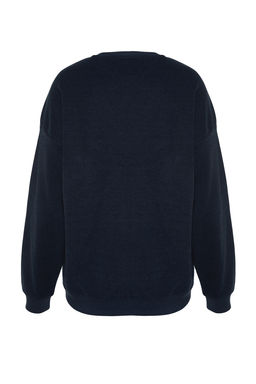 TRENDYOL MAN Lacivert Oversize/Genis Kesim Yumusak Dokulu Kolej Temal? Sweatshirt TMNAW24SW00245 - Trendyolmilla фото 8