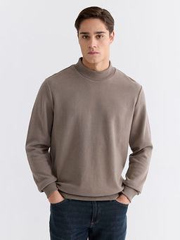 Dik Yaka Erkek Sweatshirt