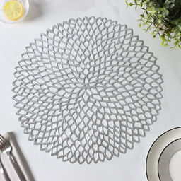 Салфетки сервировочные на стол Доляна «Лея», d=38 см, 4 шт., серебряные