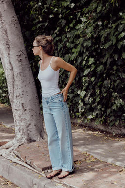 Z1975 RELAXED FIT MID-WAIST JEANS WITH TURN-UP HEMS - Zara фото 3