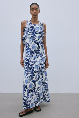 Vestido halter con volantes