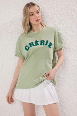 TRENDYOLMILLA Mint %100 Pamuk Oversize/Genis Kesim Slogan Nak?sl? Orme T-Shirt TWOSS25TS00161  фото 2