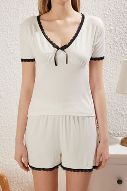 Trendyolmilla Beyaz Dantel Detayl? Kurdele/Fiyonklu Fitilli Sortlu Orme Pijama Tak?m? THMSS25PT00215  фото 3