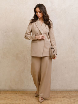 Жакет с фигурным краем борта