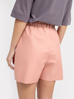 Расширенные шорты кораллового цвета из экокожи коралл 132306 - Mark formelle фото 3