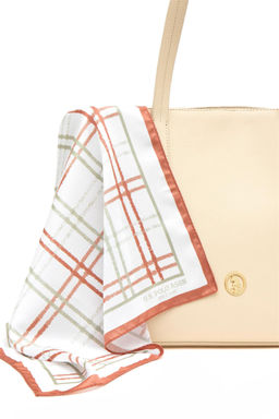 Женская подарочная сумка кремового цвета в штучной упаковке с шарфом Неожиданная скидка в корзине - U.s. polo assn фото 5