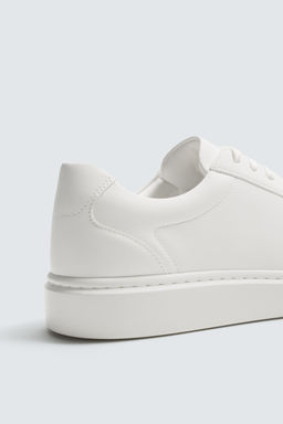 ZAPATILLA VOLUMEN MONOCOLOR / Blanco