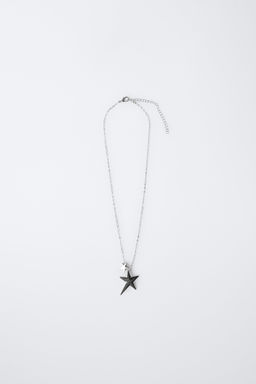 STAR PENDANT NECKLACE