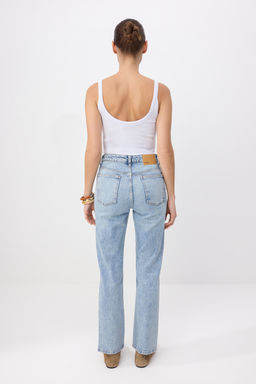 Koyu Mavi Yuksek Bel Az Esnek Mom Jeans TWOSS26JE00113 - Trendyolmilla фото 18