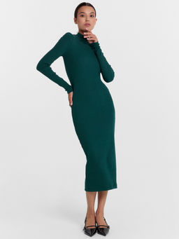 Изумрудное платье миди с длинными рукавами в рубчик