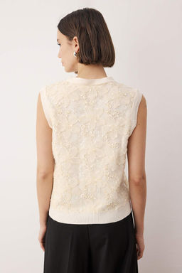 Ekru Dantel Detayl? V Yaka Triko Yelek TWOSS25YE00116
