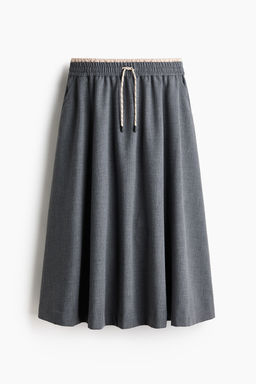 Falda midi con cord?n de ajuste