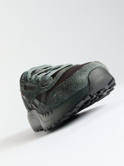 Кроссовки REEBOK CLASSIC LEATHER 2400 Артикул 4123672, черный