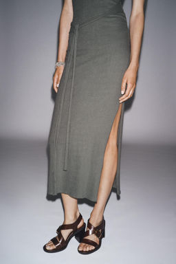 LEATHER BUCKLE HEEL SANDALS