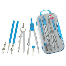 Готовальня 7 предметов: 2 циркуля, 2 рейсфедера, 2 удлинителя, грифель, центрик, в пластиковом пенале