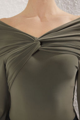 TRENDYOLMILLA Haki Asimetrik Yaka Orme Body TPRAW25BD00009  фото 2