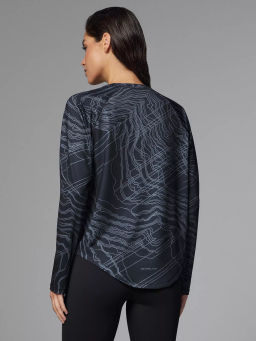 Спортивный рашгард свободного кроя