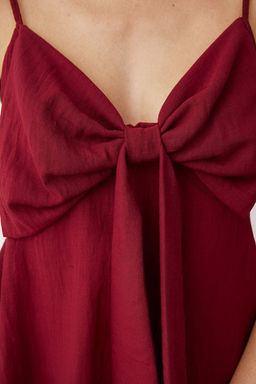 Koyu K?rm?z? Keten Gorunumlu Fiyonk Detayl? Ask?l? Y?lbas? Dokuma Bluz TWOSS25BZ00249