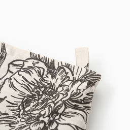 Варежка - прихватка «Этель» Black flowers, 20×27 см, 100% хлопок, саржа 190 г/м²