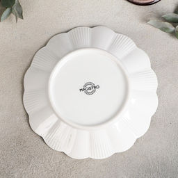 Тарелка фарфоровая пирожковая Magistro Ромашка, d=18,5 см, цвет белый  фото 3